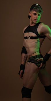 ADDICTED | Henri Strauss by Tom Dingley