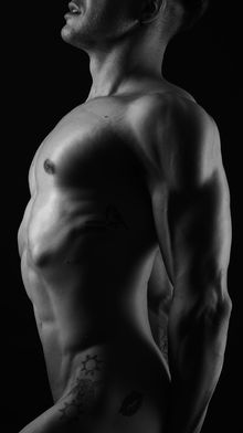 ADDICTED | Henri Strauss by Igor Fainstein