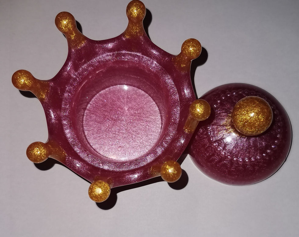 Thumbnail: Resin crown jewellery box