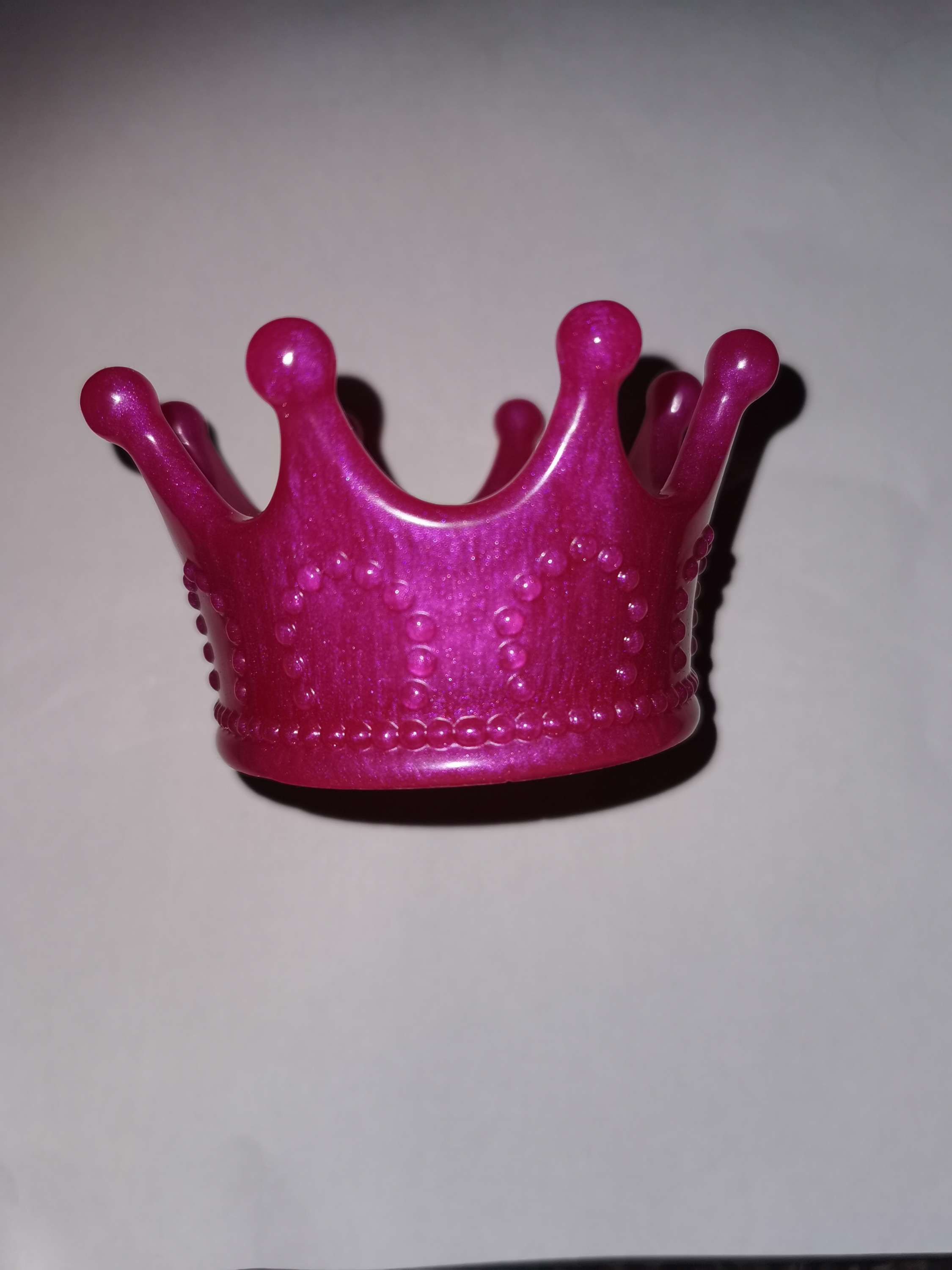 Resin crown ornament