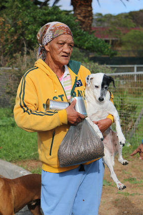 Help feed hungry pets and keep them in their loving homes this Mandela DayTEARS supports local animal welfare hero, Ingrid de Storie
