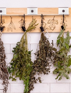 Custom rack, dry herbs