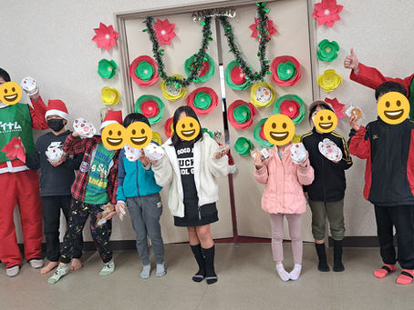 12月24日は、ダイナムさんによる寺子屋Xmas会でした。子どもにとっては、とても楽しい1時間半だったと思います。