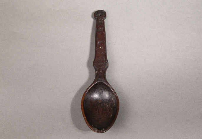 An old and plain wooden spoon with round tip
Measurement/Item Physical Dimensions:
Handle
Length: 12 cm
Bowl
Length: 7.5 cm