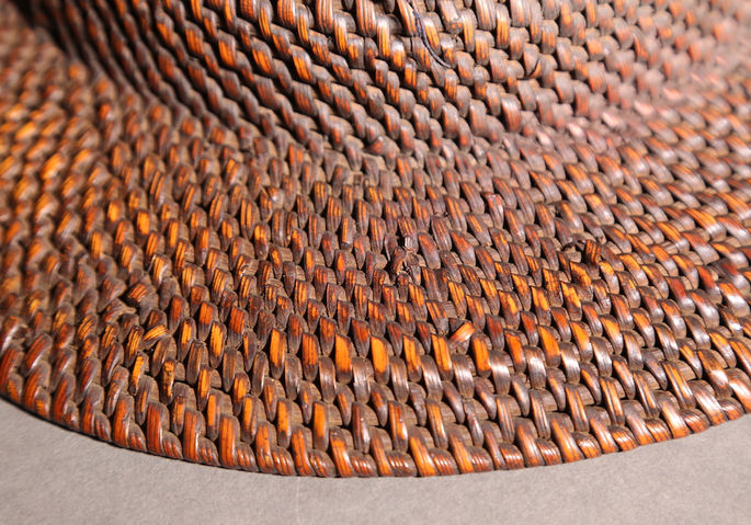 A dense fine hat brim