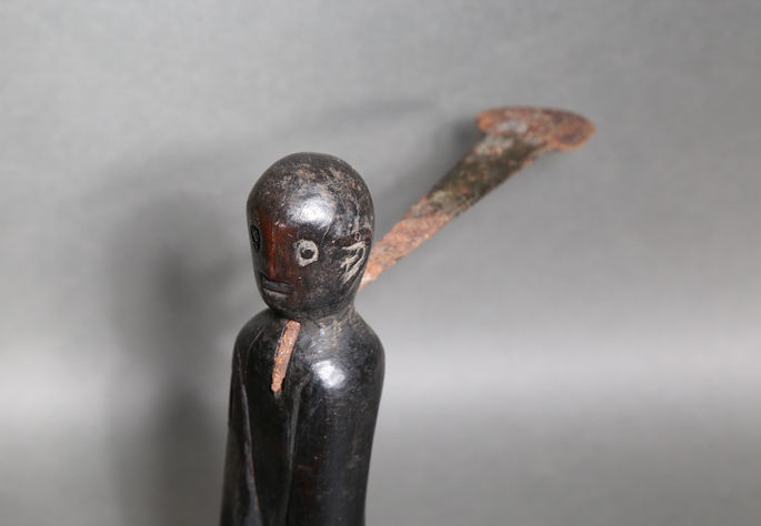 A closer look at the anthropomorphic figurine’s face