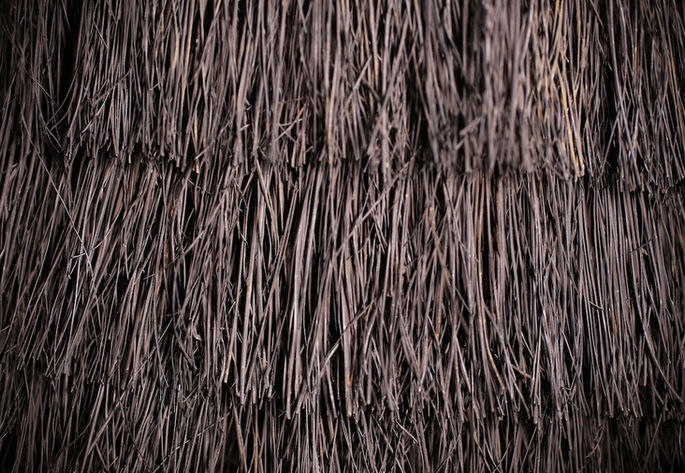 A closed-up shot of the fibers used to cover the bag’s front. These fibers are good rain-resistant materials when put together