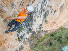 Katherine Choong enchaîne : "La Fiesta de Los Metallos"dans les Gorges du Verdon