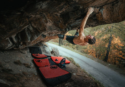 Petr Chodura_Adam Ondra_Exodia_9A_Italy_261016123228_res (1).jpg