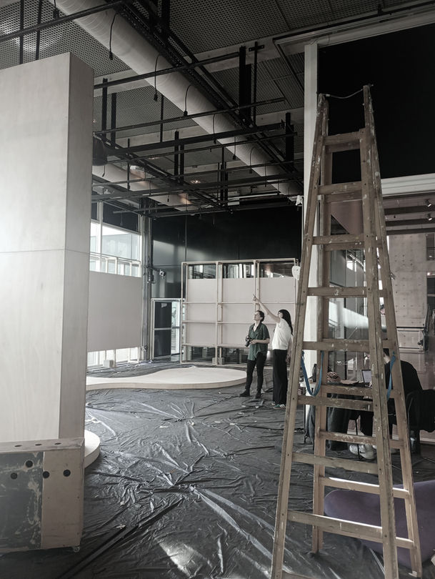 Acompanhamento da montagem da exposição. Foto: Karina Almeida