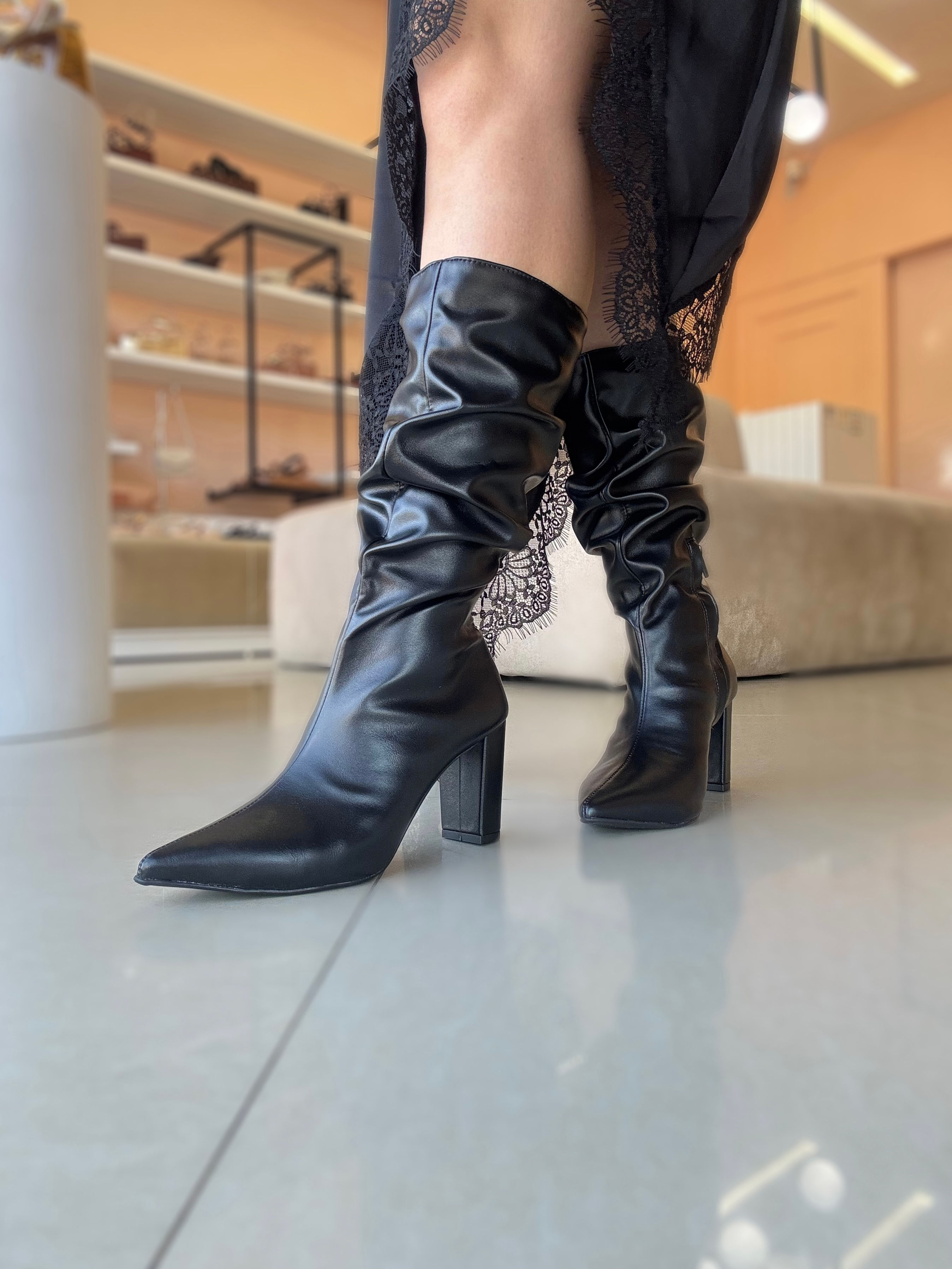 Bota Slouchy Emme Preta