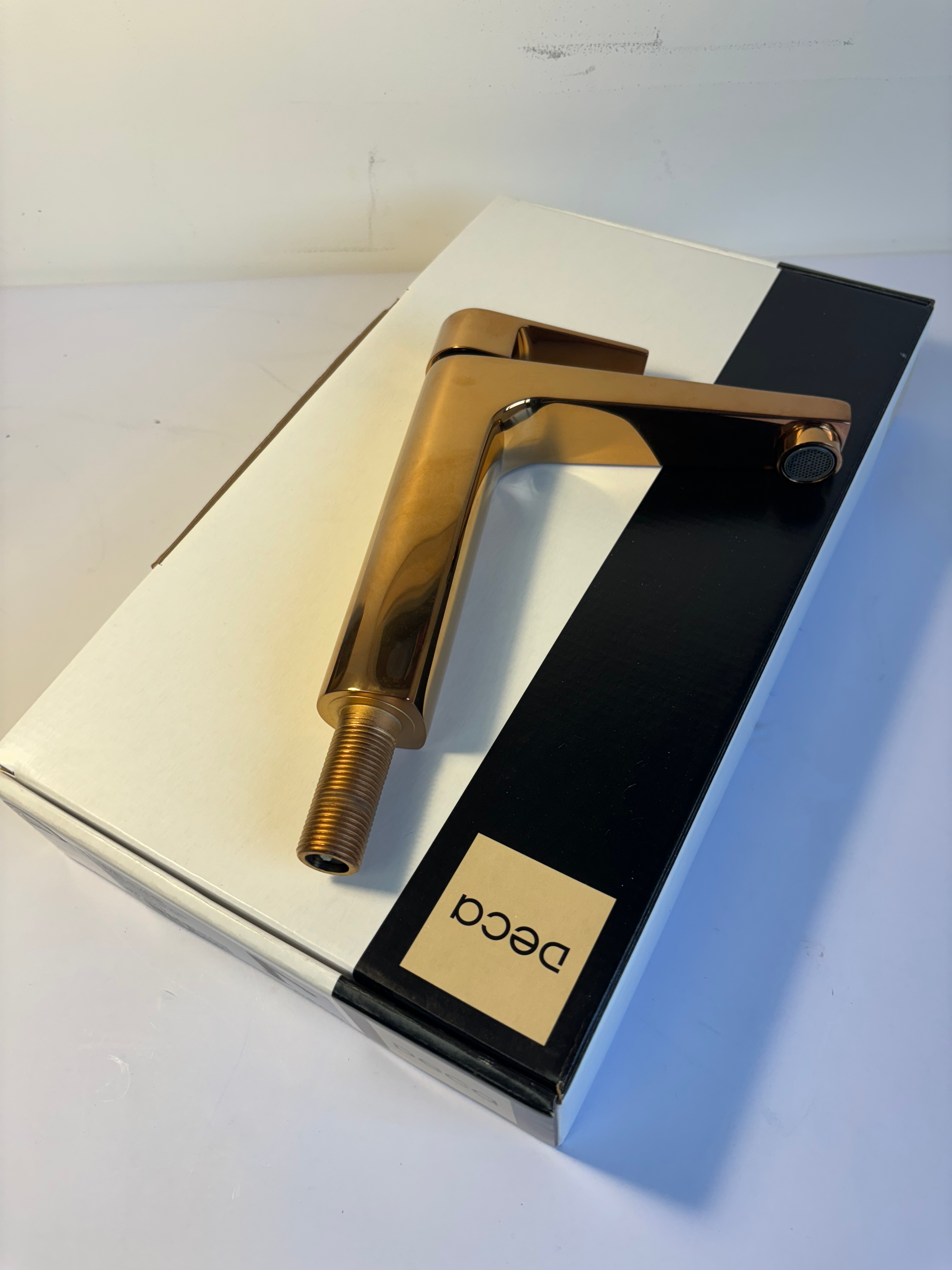 Torneira Deca Level Bica Media Red Gold