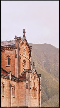 basilica en el monte en asturias