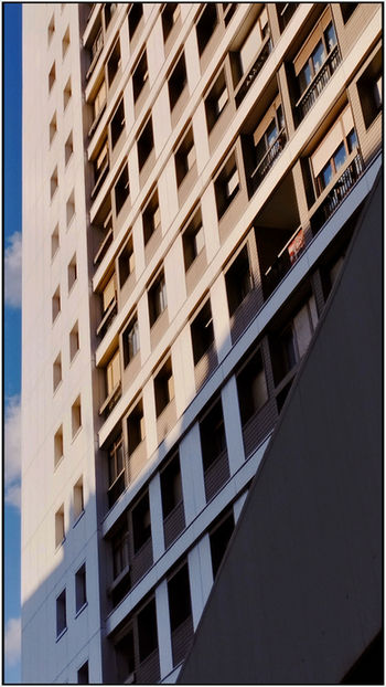 las torres de autonomía vistas desde avenida del ferrocarril