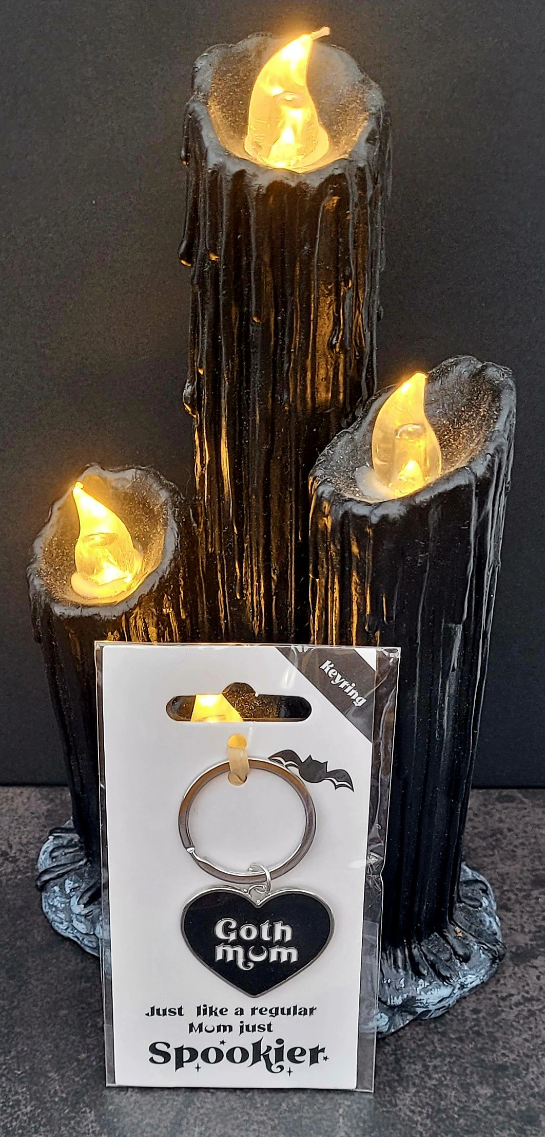 Goth Mum black heart keyring – gothic mother gift with witchy charm and spooky style accessory.