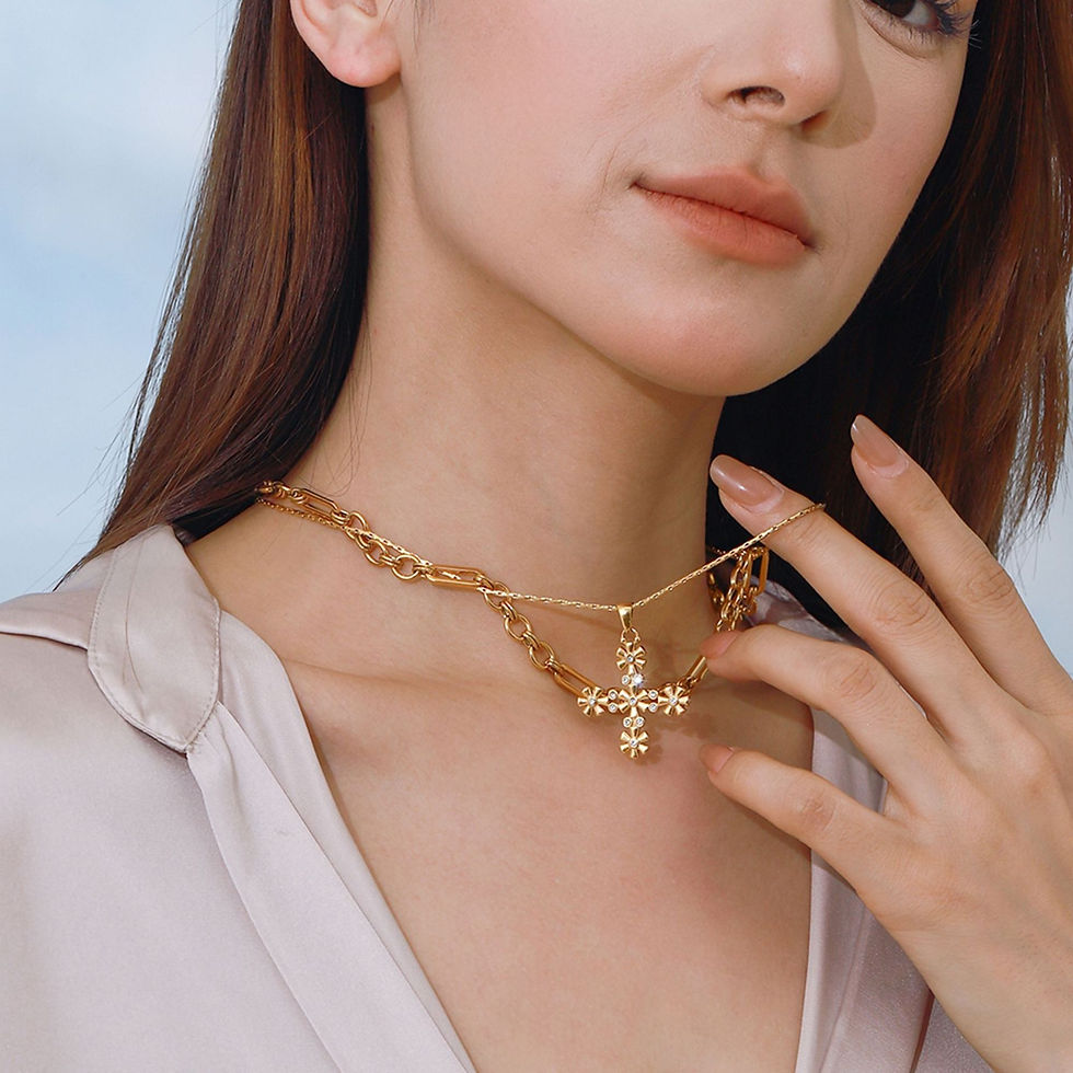 Miniatura: Aurelie Floral Cross Necklace