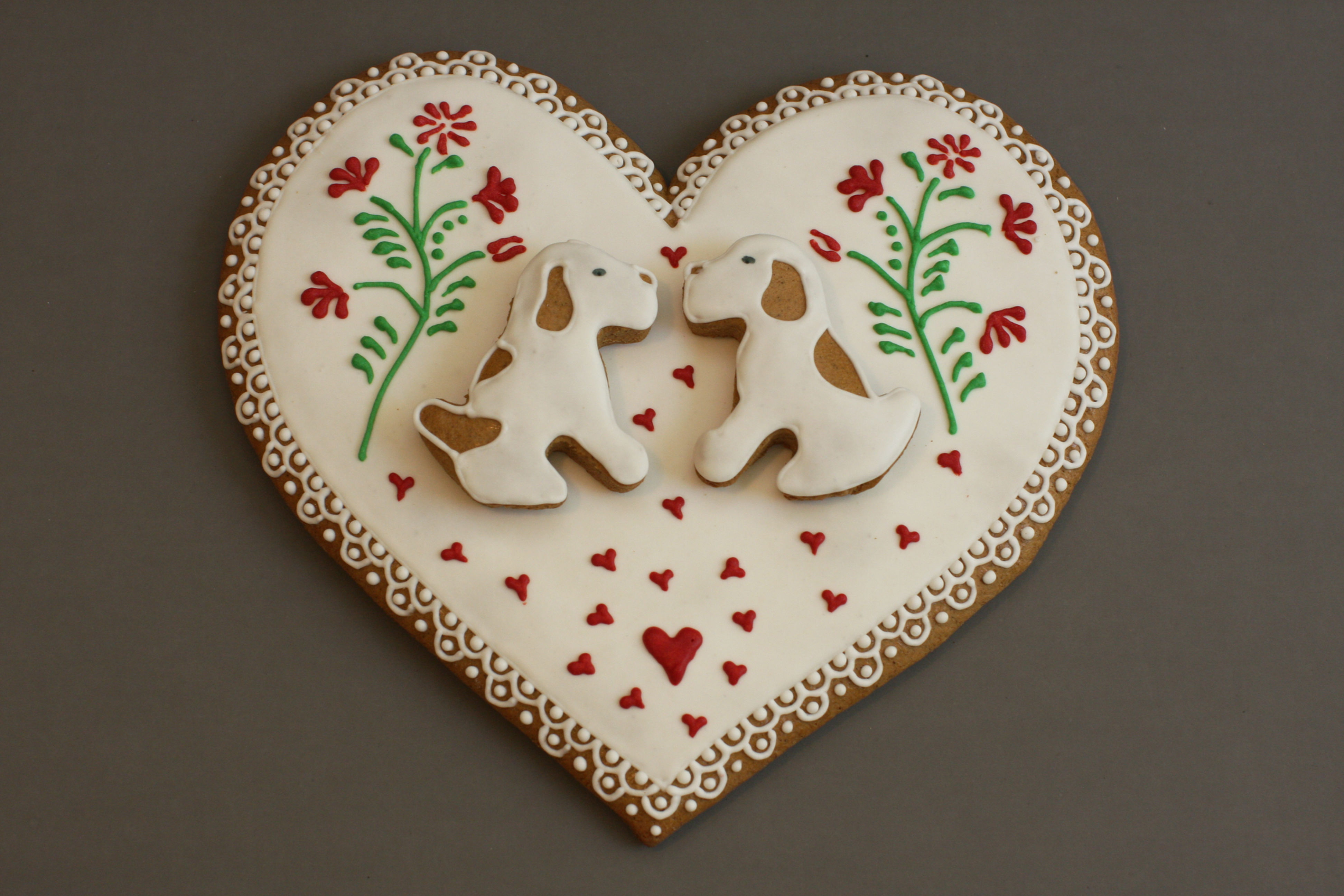 Heart with doggies 8"