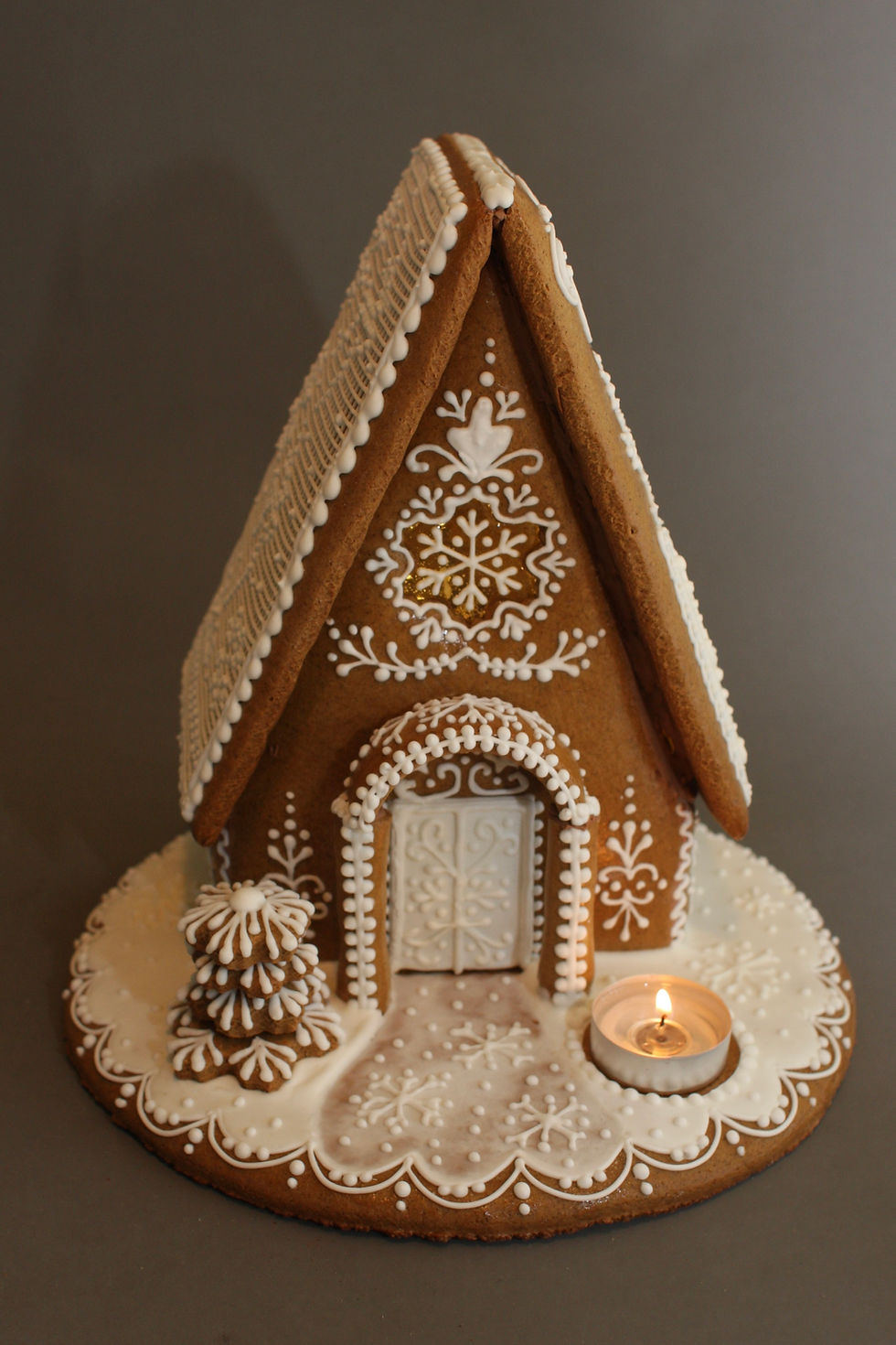 Thumbnail: Lace roof house (large)