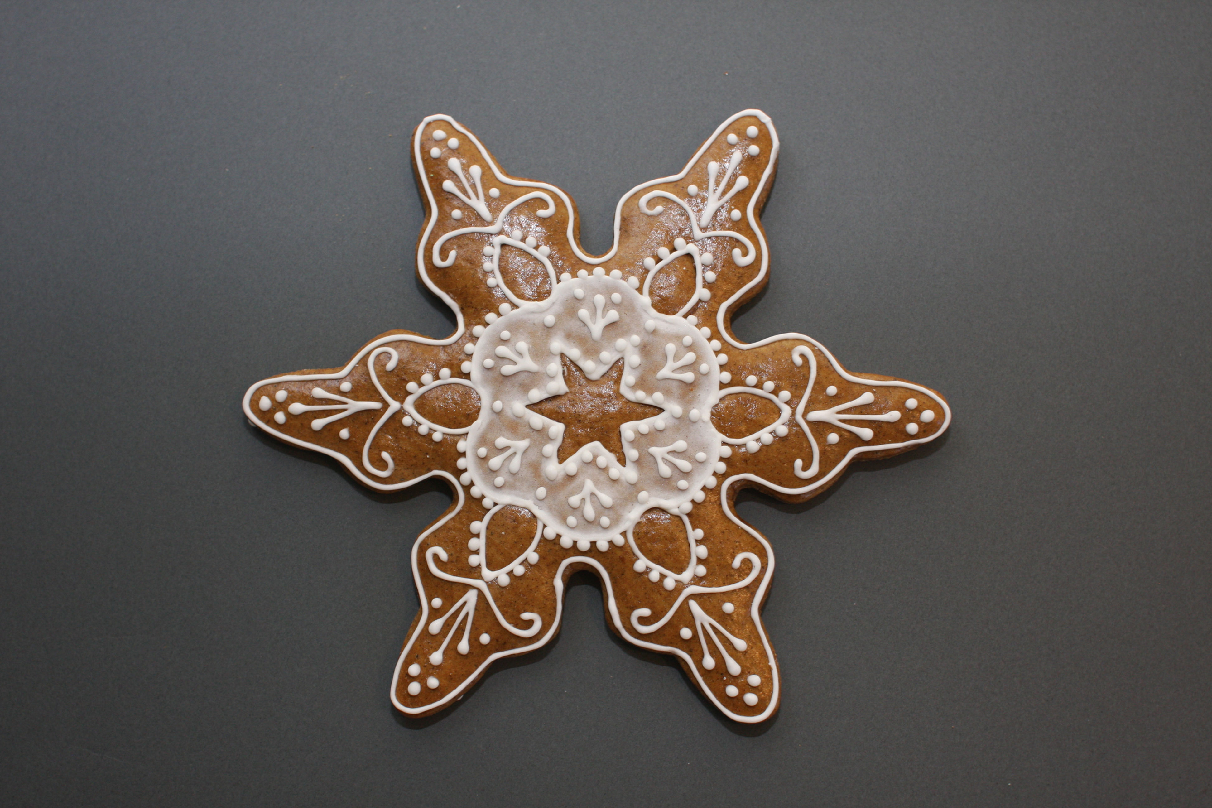 Big snowflake cookie F