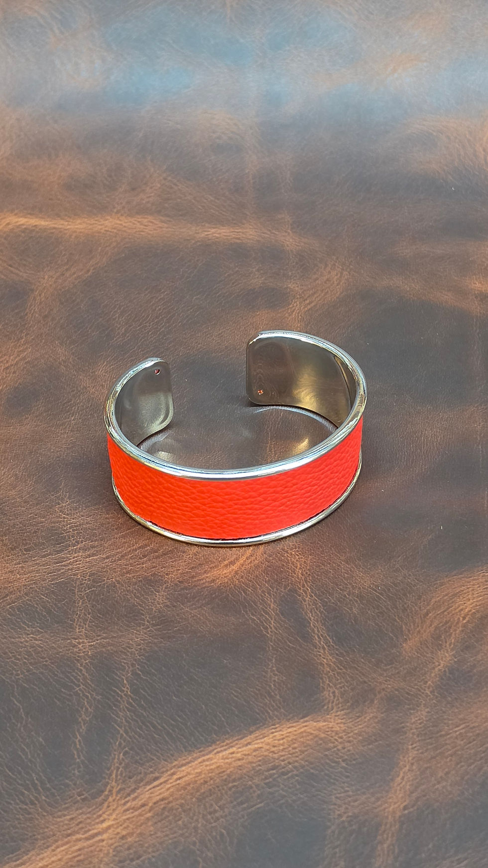 Miniature : Bracelet en laiton et cuir bovin 