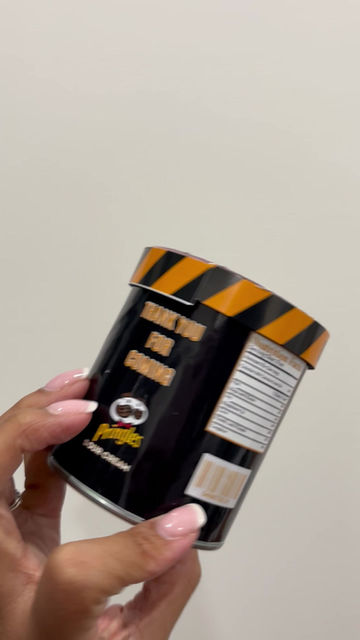 Thumbnail: Pringle Shakers