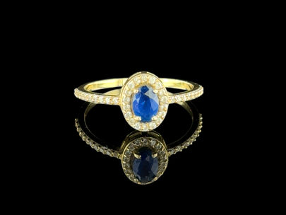 Yellow gold sapphire ring