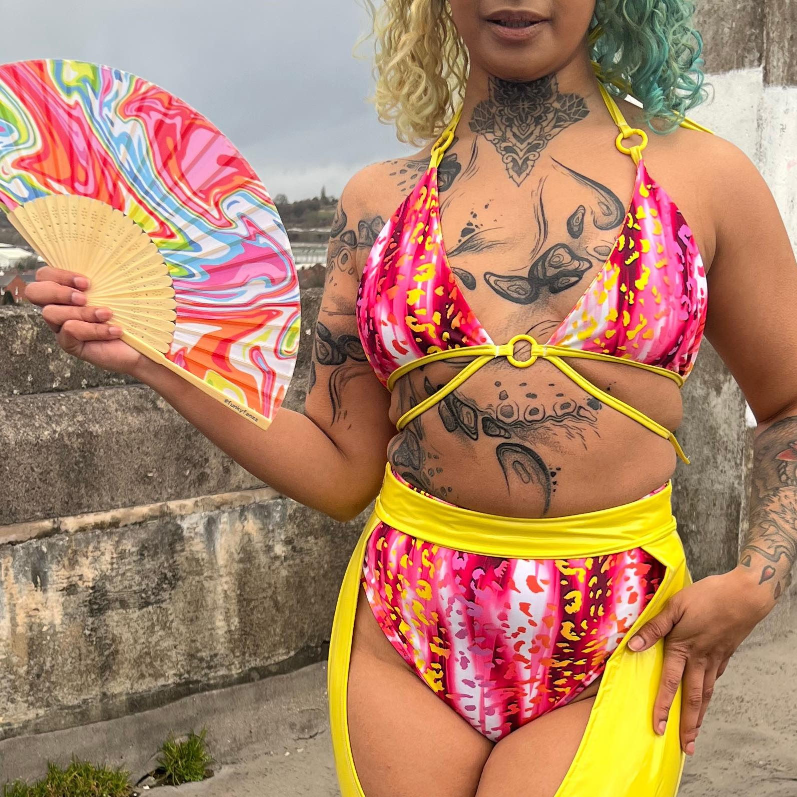 THATS SO.. YELLOW RING BUILD A BRA