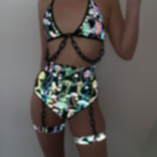 THATS SO.. TRIPPING OUT CHAINED SUSPENDER BELT