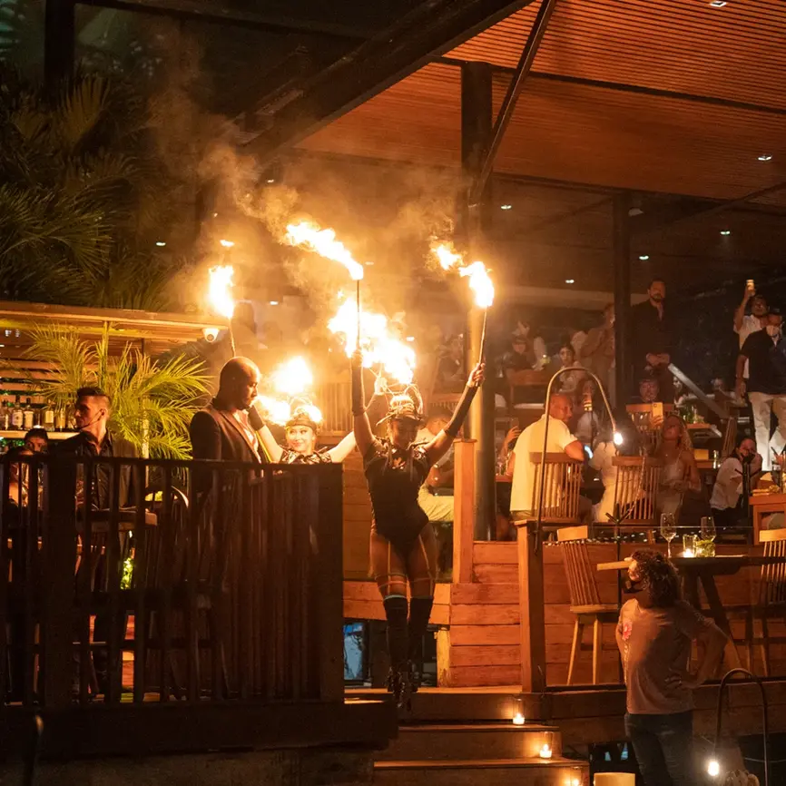 show de fuego en Tora