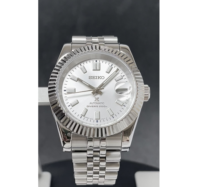 Miniature : Seiko Just | Blanc