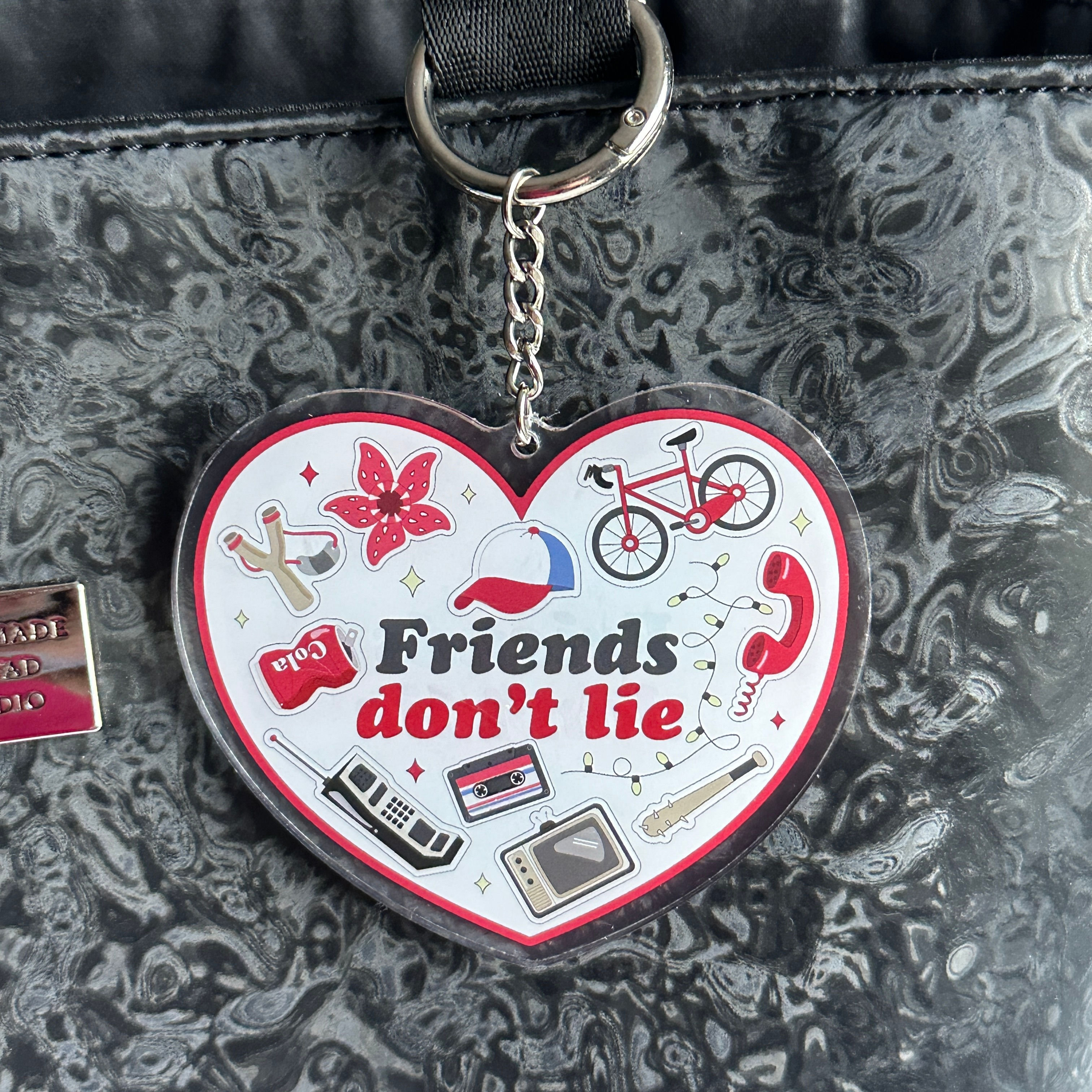 Friends don’t lie Bag Tag