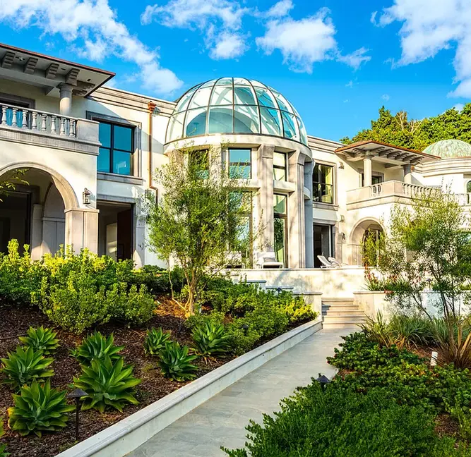 Curb Appeal, Luxury Construction, Construction , Spacious Luxury Grand Driveway Entrance, Elegant