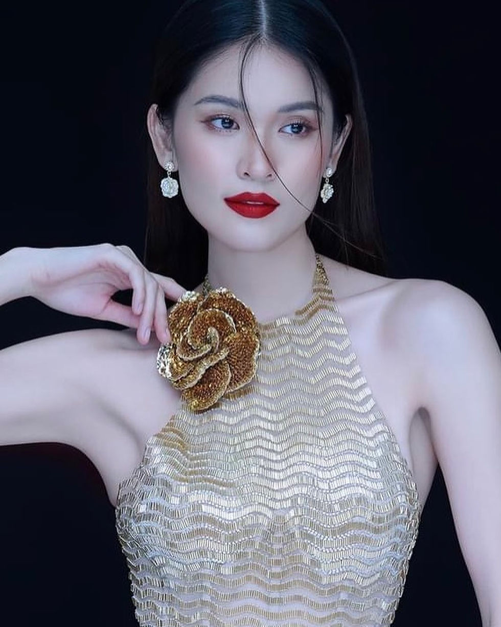 Thumbnail: Eloisa Earrings