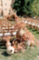 boda de día decorada con flores con un estilo muy campestre y a la vez elegante