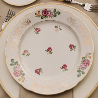 vajilla de porcelana ideal para bodas elegantes