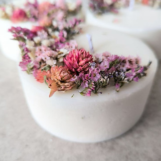 vela aromática para regalar a los invitados de una celebración de cumplevida