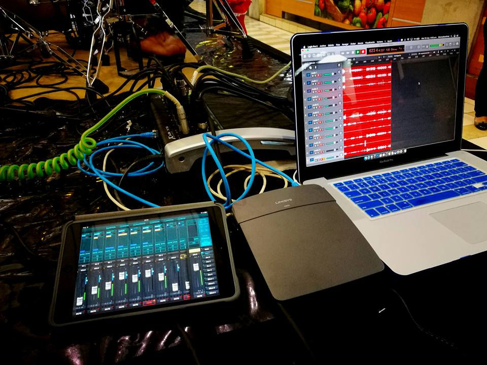 18664419_475984702744795_394284585247207