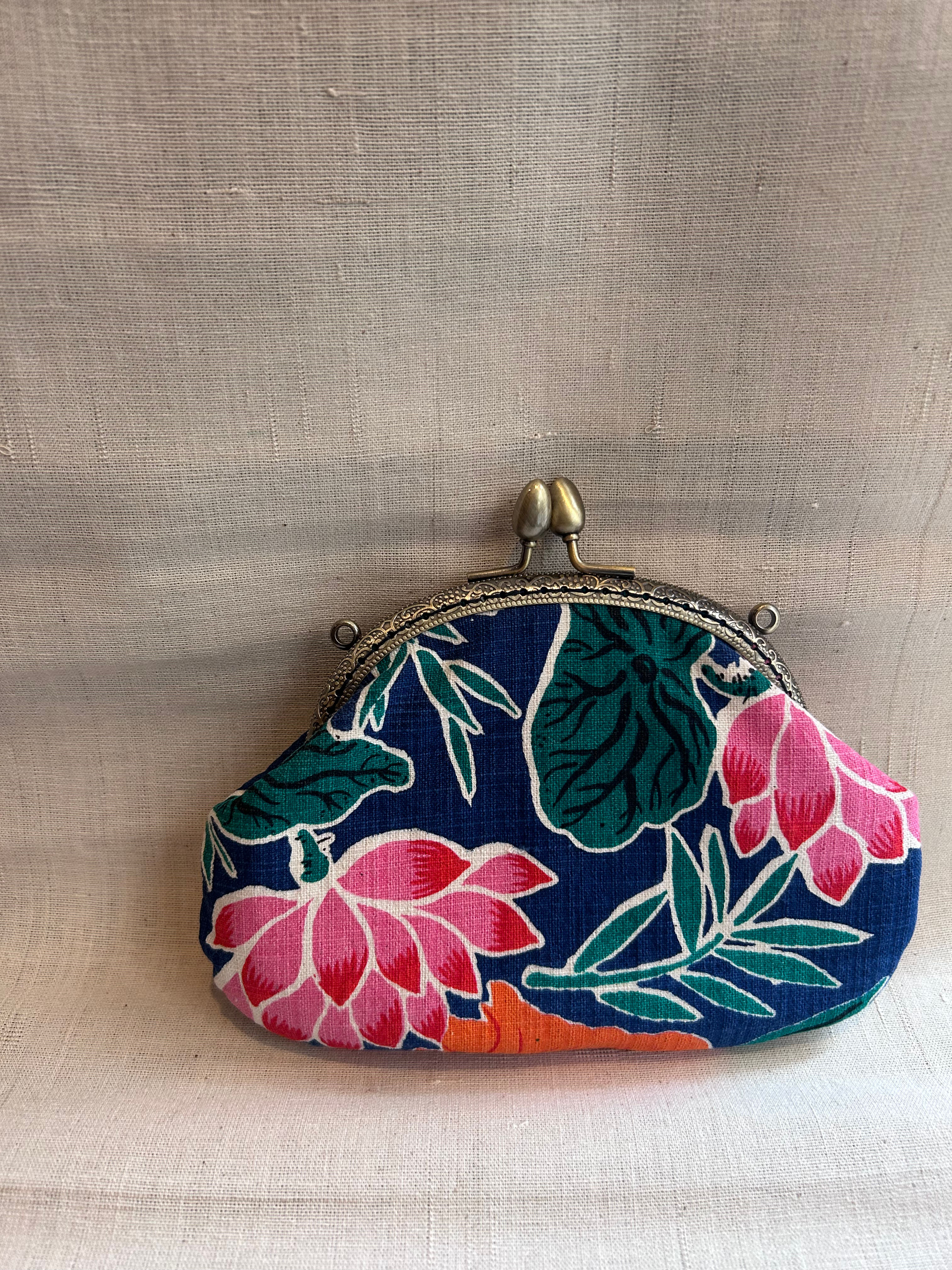 Porte-monnaie en tissu ancien 