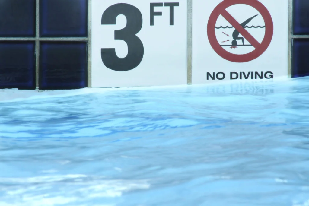 Commercial-Pool-Management-pool-signs-1024x683-1.webp