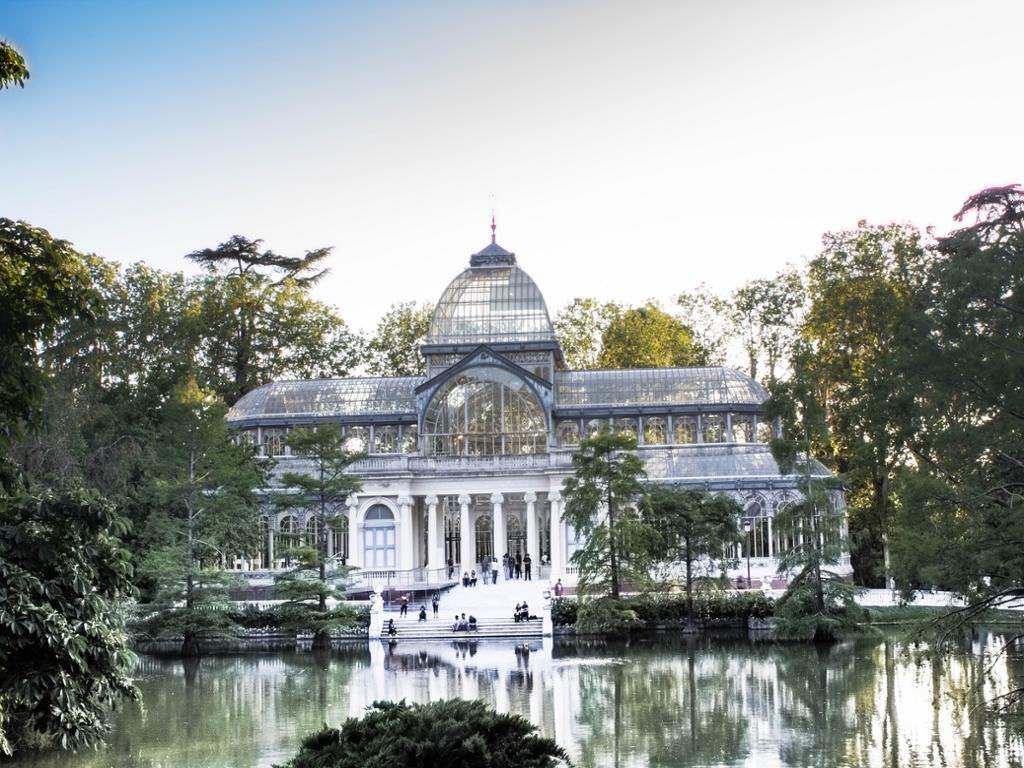 Madrid’s Royal Palace and El Retiro Park Guided Tour
