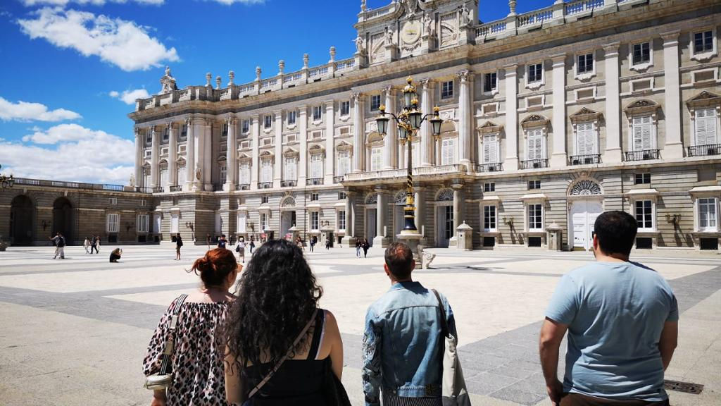Real Palace Guided Tour
