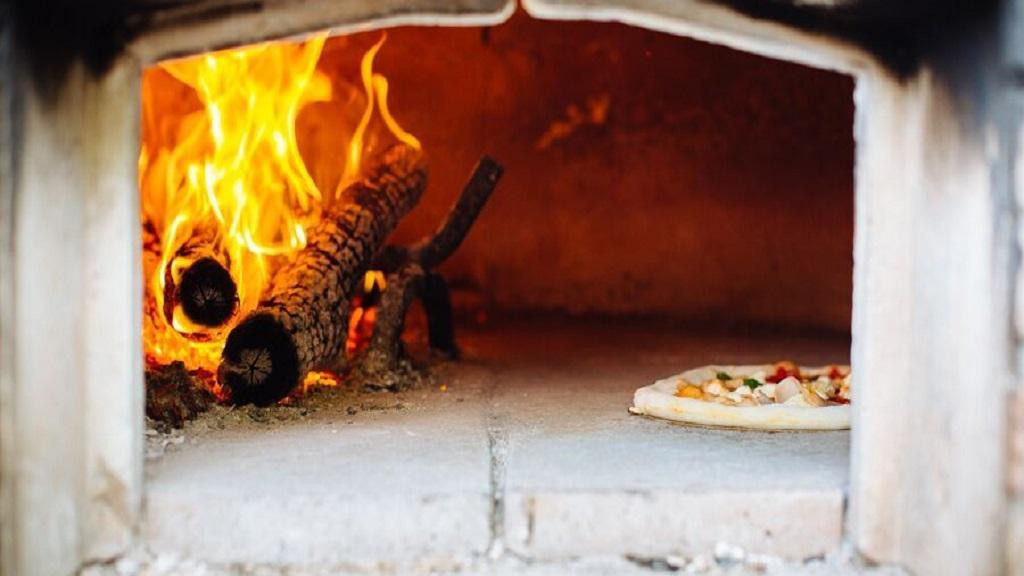 Pizza and Gelato Cooking Class in a Tuscan Farmhouse