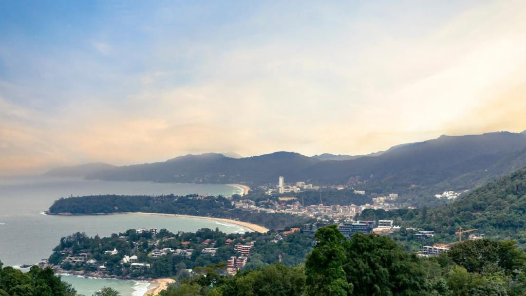 Phuket Weekend - Naka Market - from Khao Lak