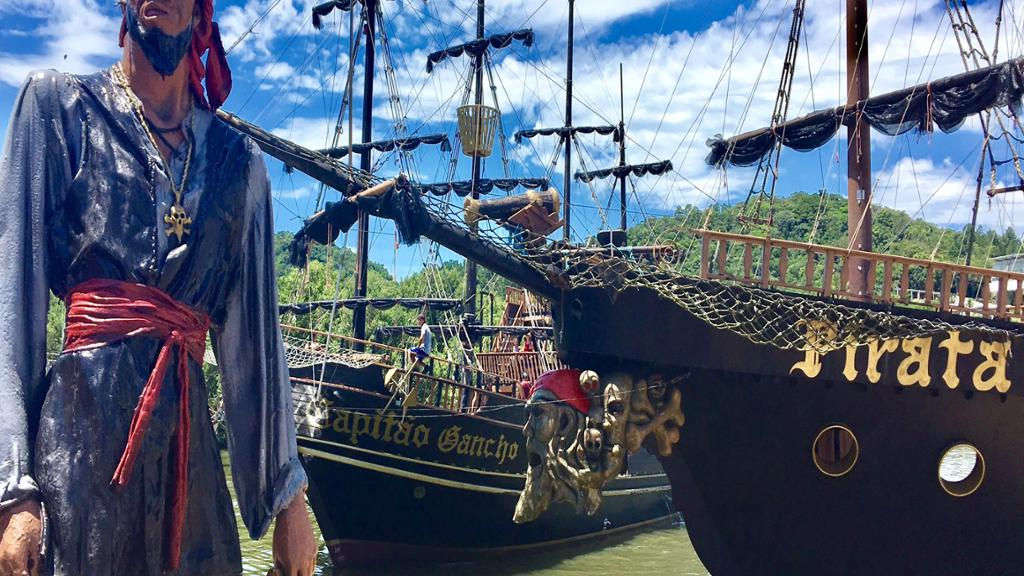 Pirate Ship, Unipraias Park and Praria das Laranjerias