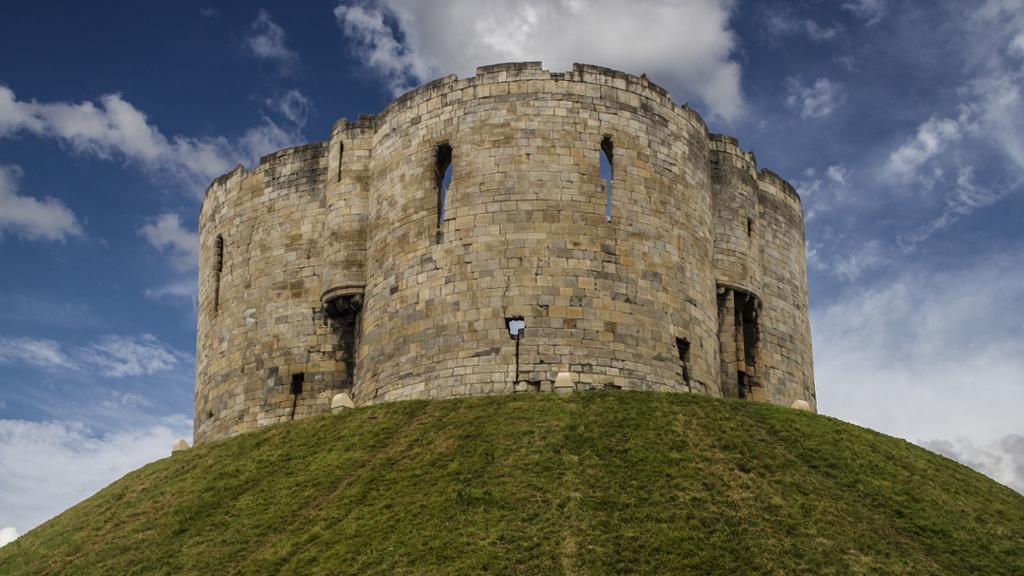 York: Landmarks and Hidden Gems - Private Walking Tour