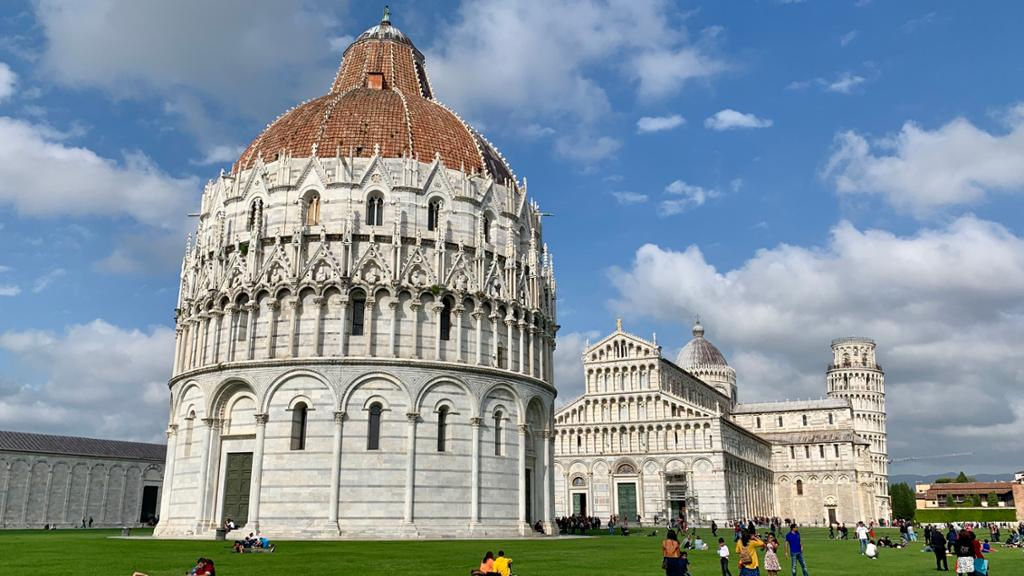 Round-Trip Transfer from Livorno to Lucca and Pisa