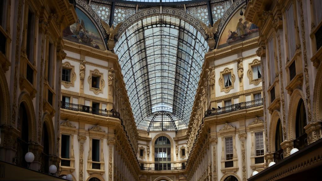 Discover the city of Milan with a Milanese Aperitif Tasting - Walking Tour