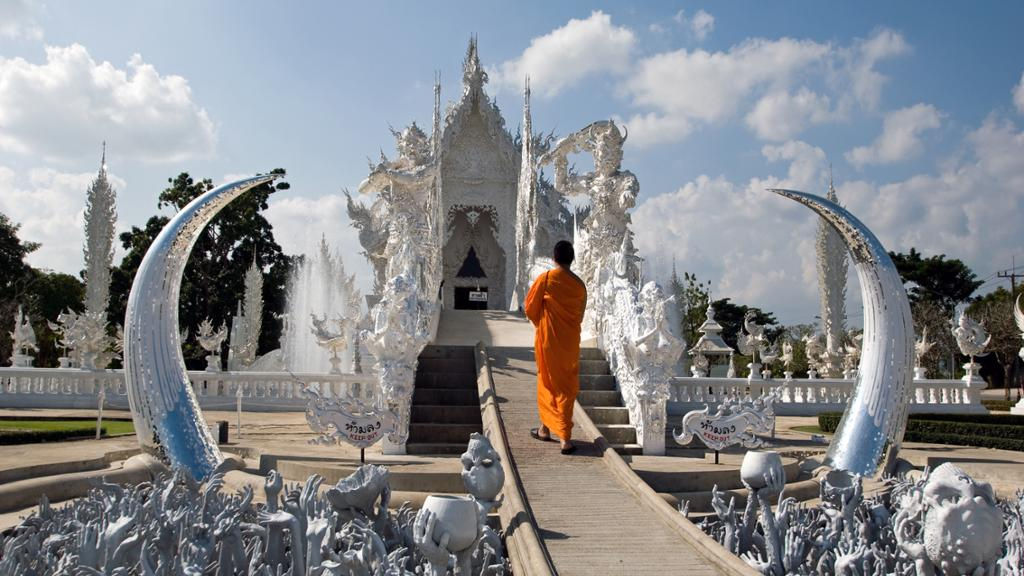 Discover Chiang Rai Temples: White Temple, Blue Temple and More - Small Group To