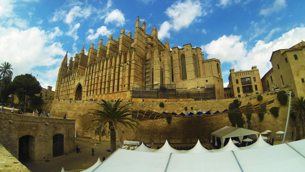 Palma de Mallorca: 90 minutes Guided City Tour with Admission to the Cathedral