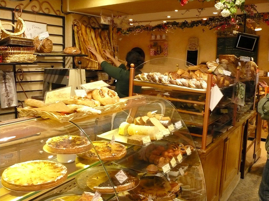 Gourmet Food Tour in Central Paris